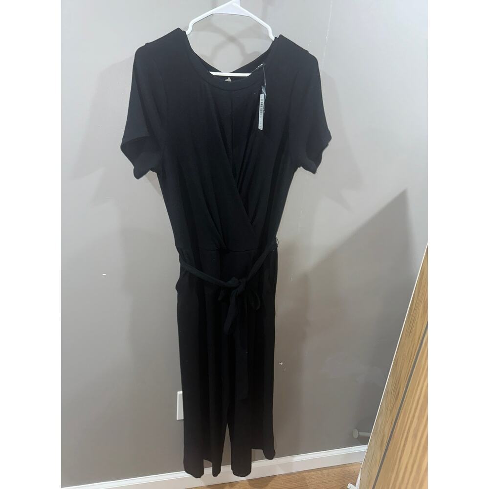 NWT Size 1 TORRID black cropped jumpsuit